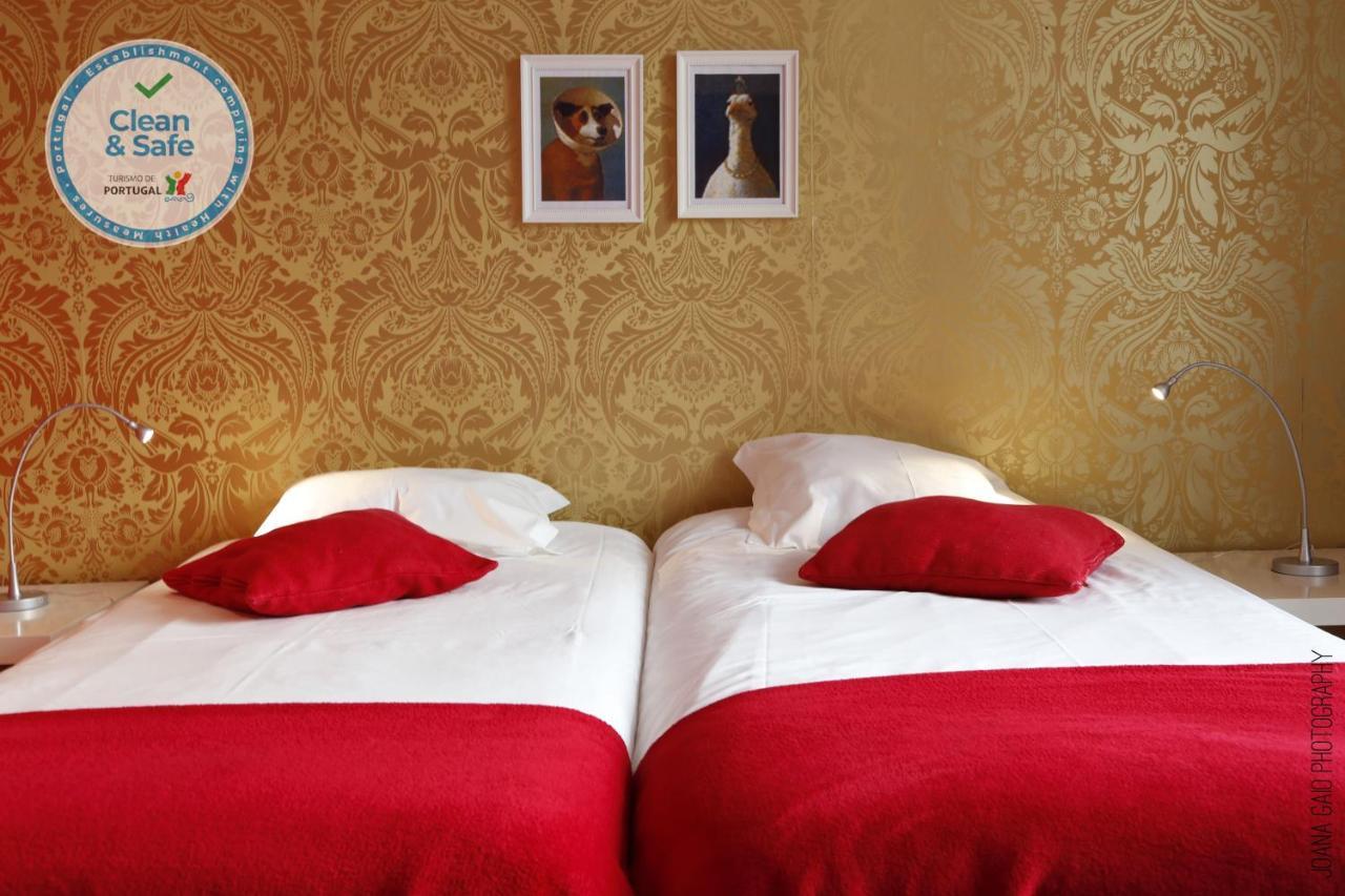 Rivoli Cinema Hostel بورتو المظهر الخارجي الصورة Clean & Safe stamp in a hotel room