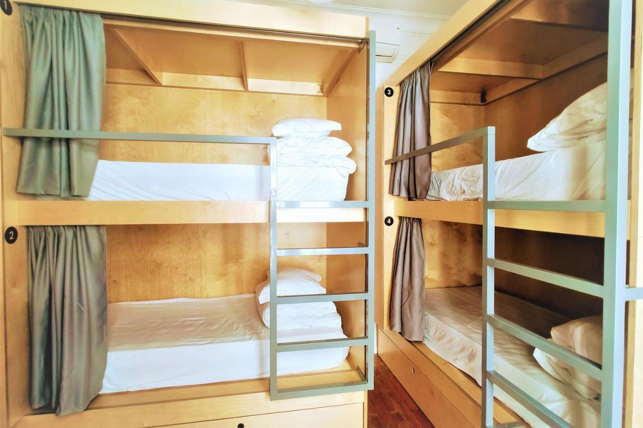 Rivoli Cinema Hostel بورتو المظهر الخارجي الصورة A typical bunk room at a youth hostel