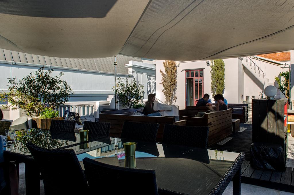 Rivoli Cinema Hostel بورتو المظهر الخارجي الصورة The interior of the restaurant