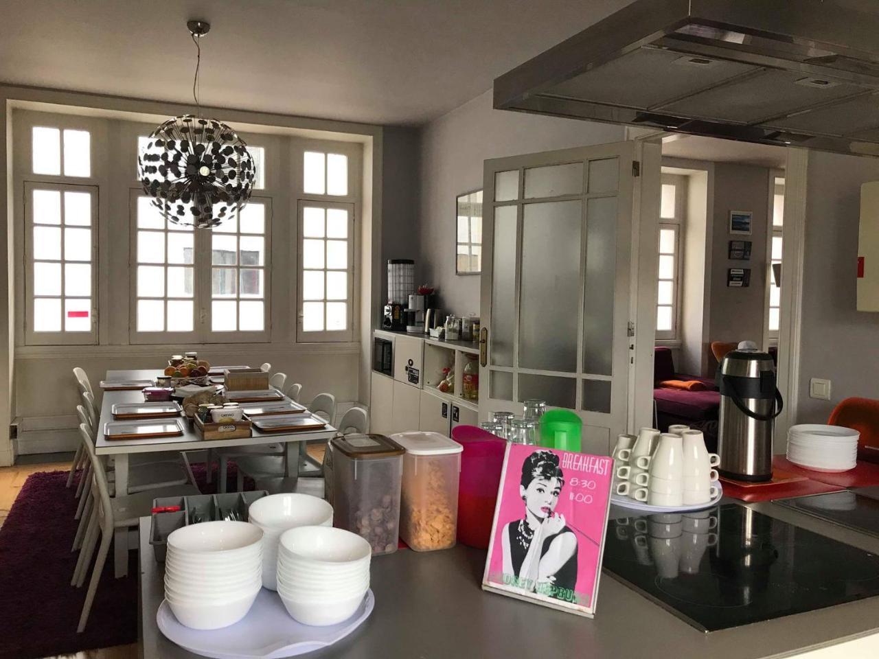 Rivoli Cinema Hostel بورتو المظهر الخارجي الصورة A kitchen designed by the students of the University of Applied Sciences
